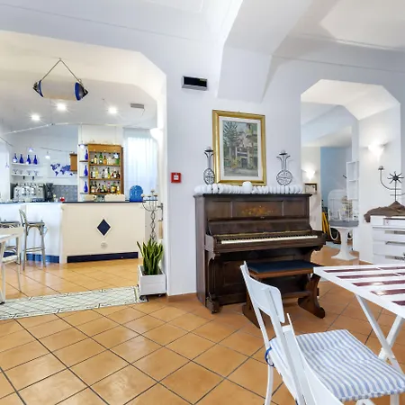 מלון Panorama Palace 4*