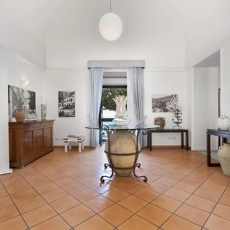 Panorama Palace מלון