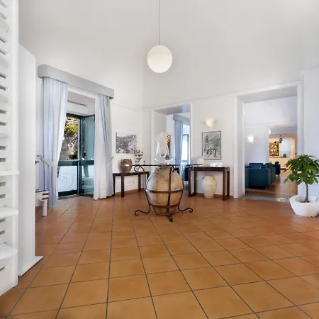 Panorama Palace 4* מטה