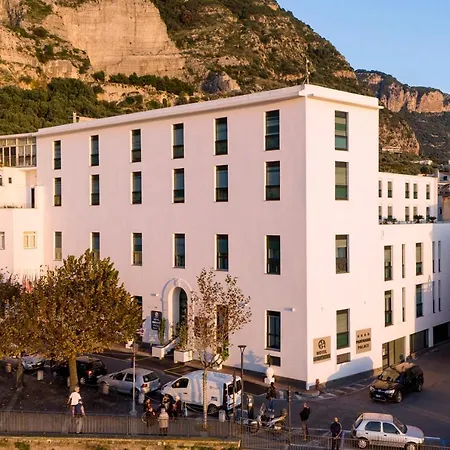 מלון Panorama Palace מטה