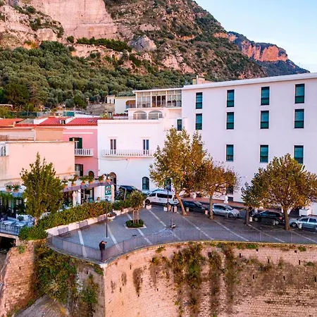 Panorama Palace 4* מטה