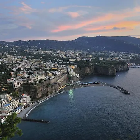 מלון Panorama Palace מטה