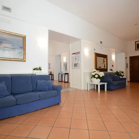 Panorama Palace מלון