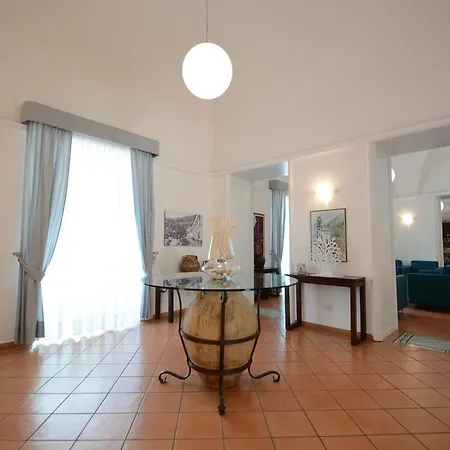 Panorama Palace מלון